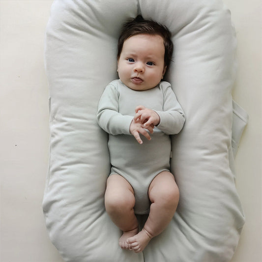 Comfortable treasure bed, medium bed, newborn, bionic bed